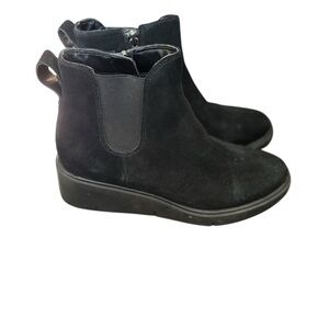 Blondo Women's Luisa Waterproof Bootie Sz 7.5
Wedge Heel Black Soft Suede Cozy